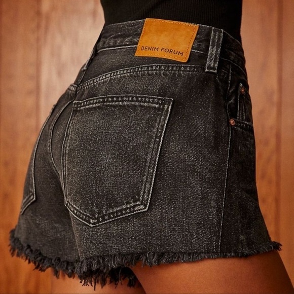Aritzia Denim Forum The Ex Boyfriend Shorts Size 27 - Picture 2 of 13